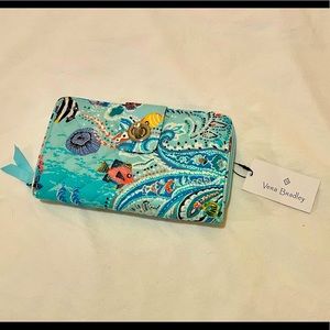 Vera Bradley RFID turn lock wallet, Paisley Wave, NWT